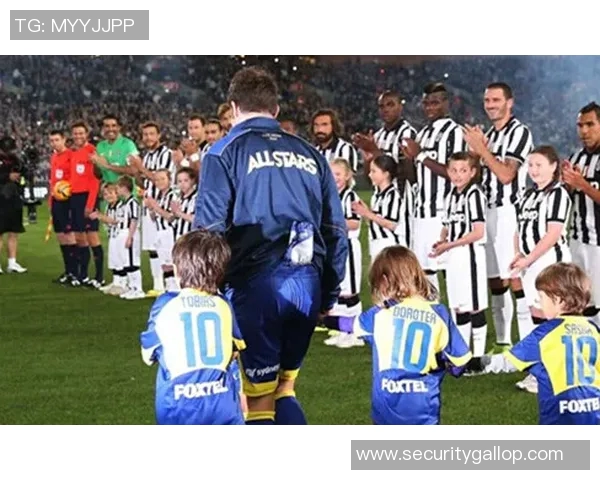 足球球星转型商人之路：从绿茵场到商业帝国的崛起与挑战